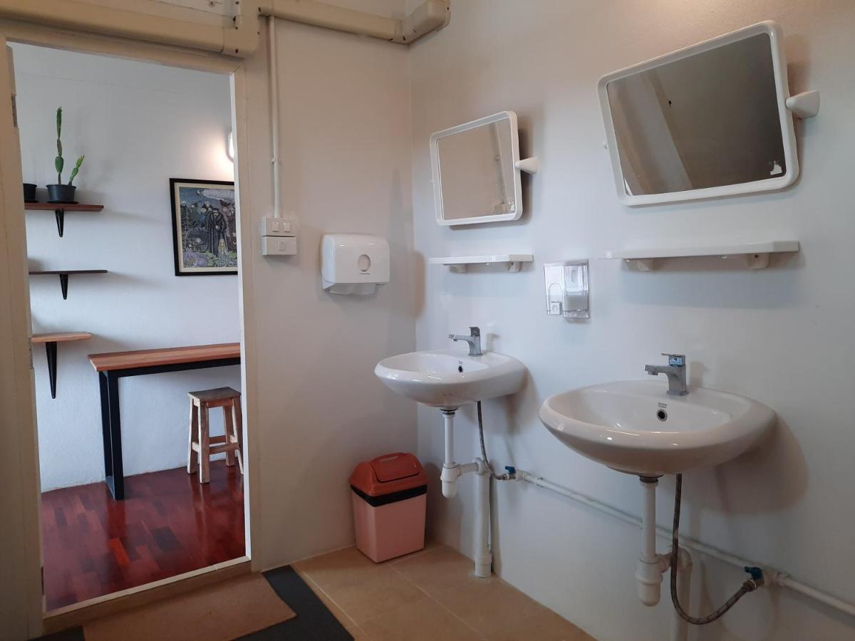 Pingplalee Female House Bed & Breakfast Банкок Екстериор снимка