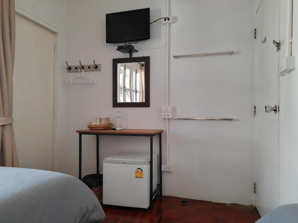 Pingplalee Female House Bed & Breakfast Банкок Екстериор снимка