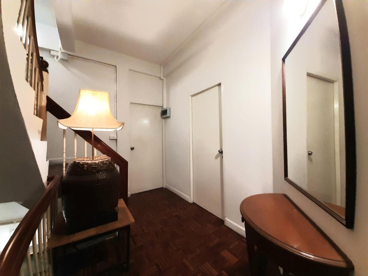 Pingplalee Female House Bed & Breakfast Банкок Екстериор снимка